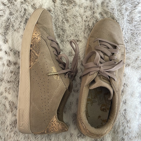 Women’s Tan/Cream Colored Puma Tennis Shoes size 8 - Picture 2 of 12